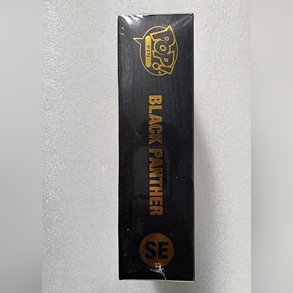 Black Panther Funko pin - Picture 2 of 6